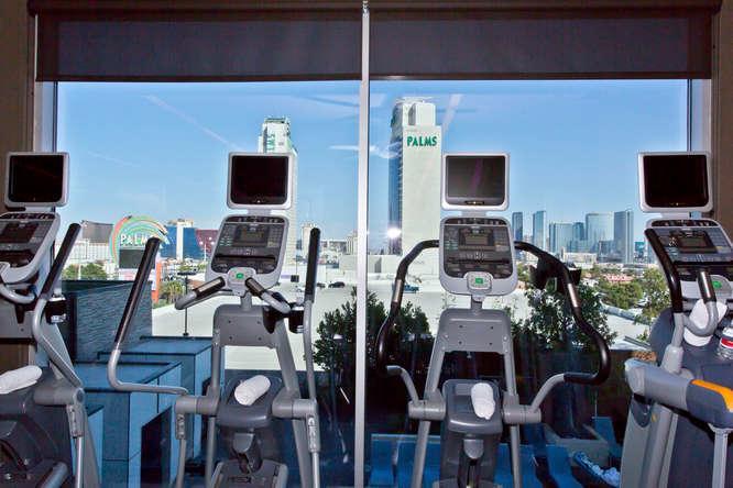 Strip Views Studio Suite 22